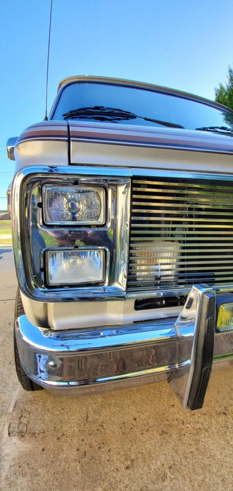 Детали экстерьера Chevrolet G20 Conversion Van  (CG21305) 1988 года  (фото 142 из 257)